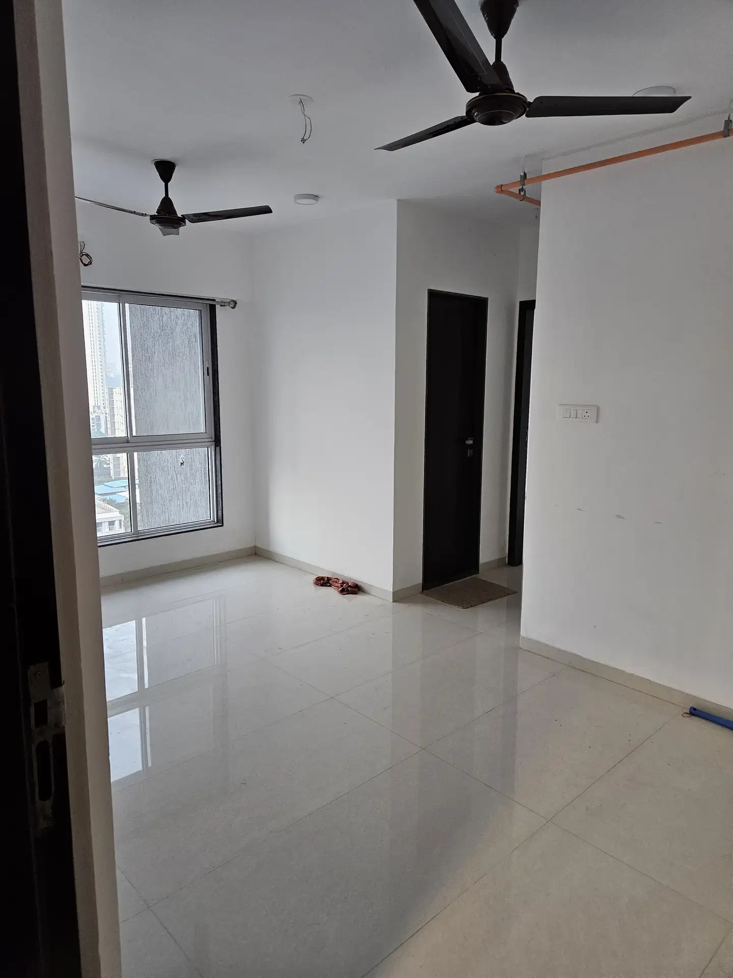 1 BHK Flat for Rent in Empire Tower, Malad East